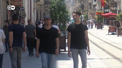 Gençler yurt dışında yaşamak istiyor