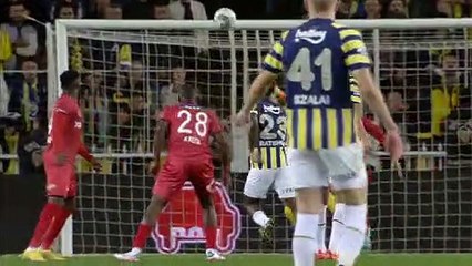 Super Lig : Malgré l'expulsion de Batshuayi, le Fenerbahçe enchaîne