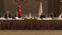 Akşener, partisinin başkanlık divanı ve kurucular kurulu üyeleriyle buluştu