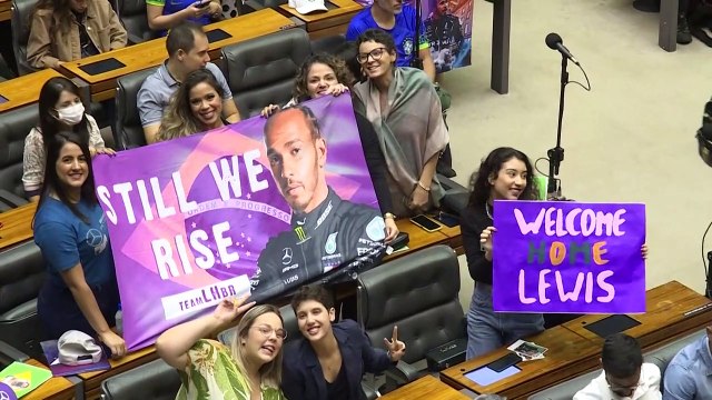 Lewis Hamilton recebe título de Cidadão Honorário Brasileiro