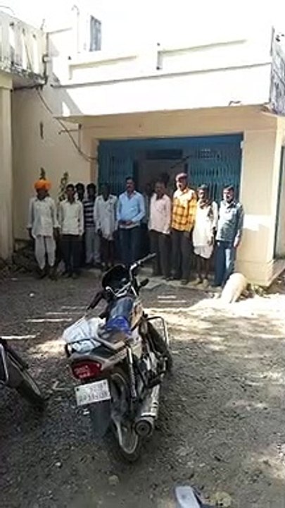 कृषि में अनियमित विद्युत आपूर्ति एवं खाद उपलब्ध नहीं