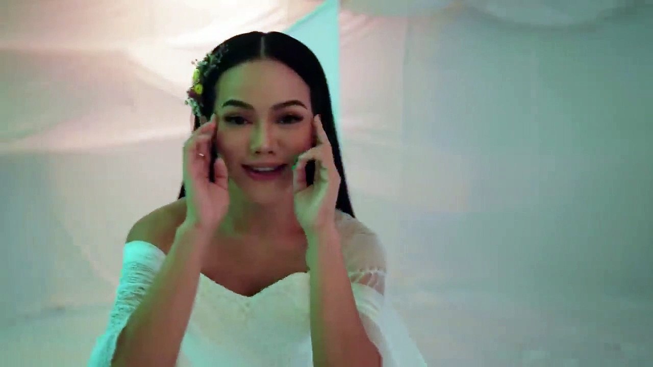 Yura Yunita - Dunia Tipu-Tipu (Official Music Video) (1)