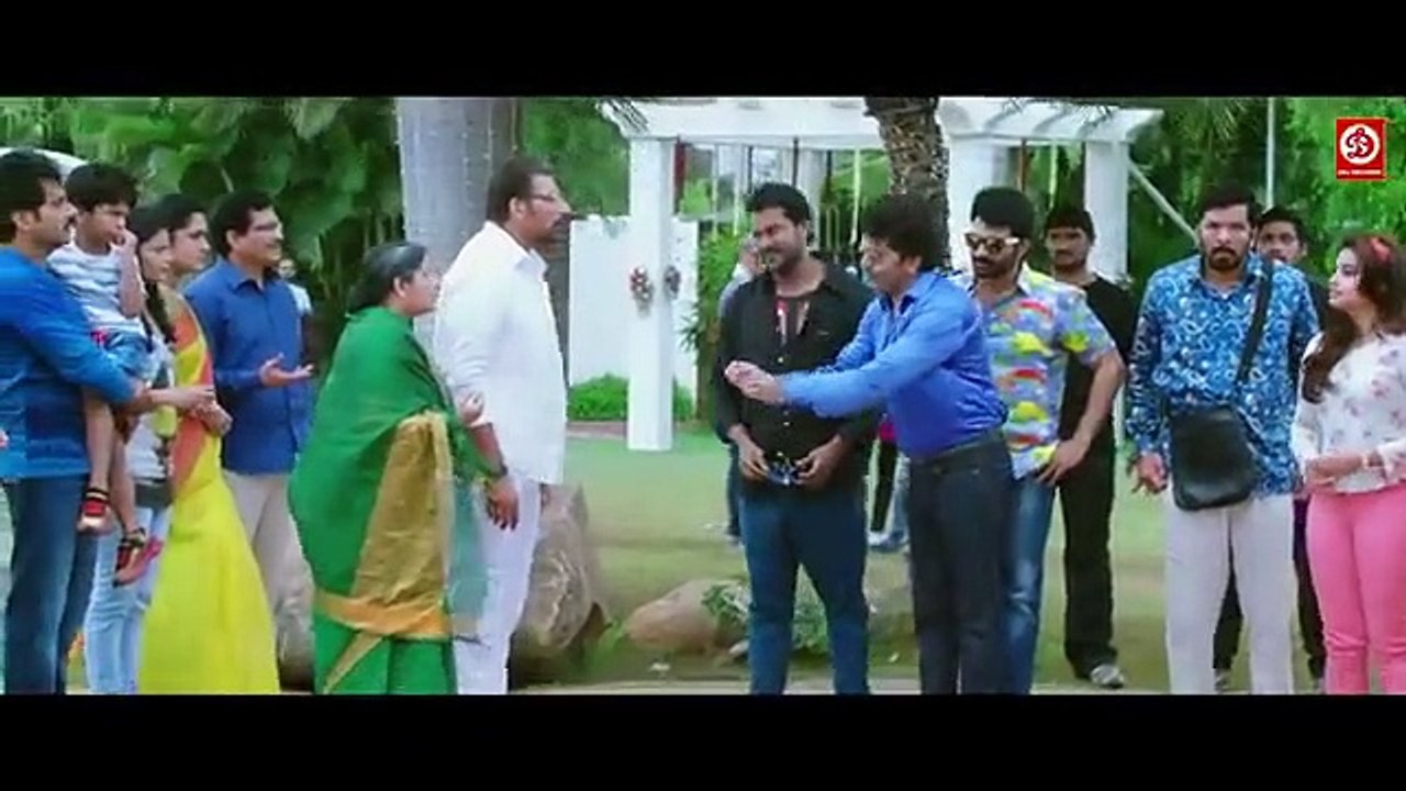 तुम आराम से खड़ा रहो मैं बस आँखे सेक रहा हु फिर देखिये क्या हुआ ब्रह्मानंदम की फुल कॉमेडी सिन (360p)