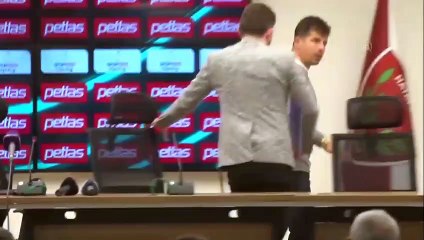 Emre Belözoğlu gazetecilere bağırarak toplantıyı terk etti