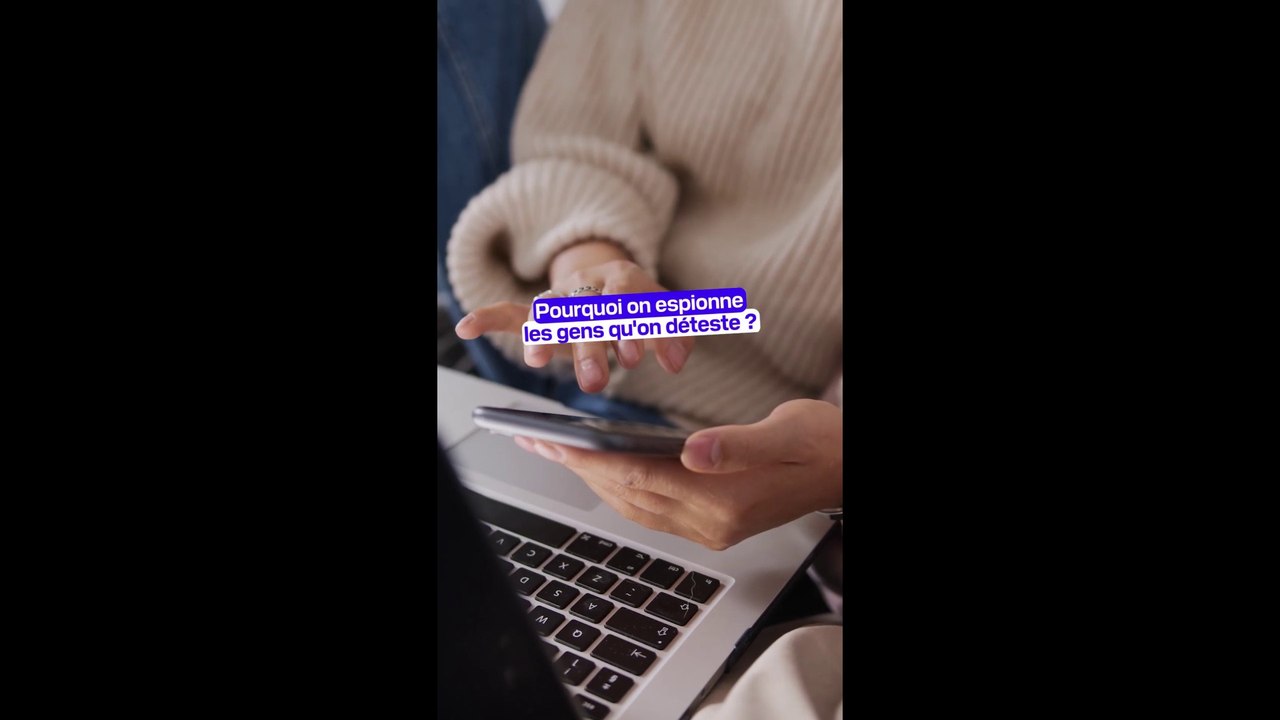 Pourquoi aime-t-on espionner les gens qu'on déteste sur les réseaux sociaux ?