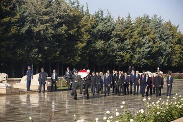 İsveç Başbakanı Kristersson, Anıtkabir'i ziyaret etti