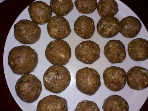 HOW TO MAKE MEATBALLS || Beef Kofta banane ka Tarika