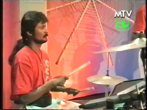 Me vinoda loke by Olban perera Excerpts from Torana Archives