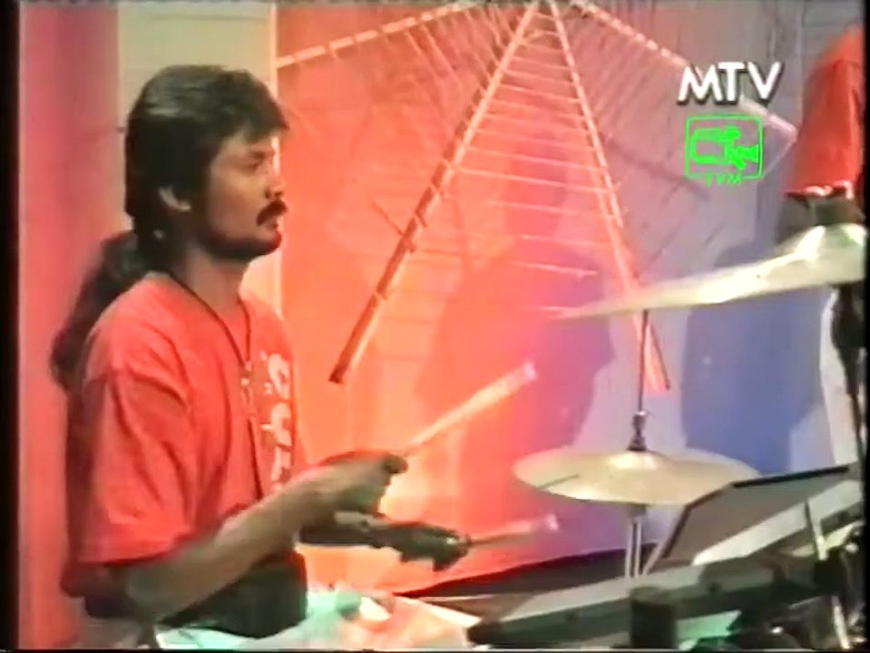 Me vinoda loke by Olban perera Excerpts from Torana Archives