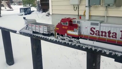 Labourer la neige avec un train miniature - Buzz Buddy