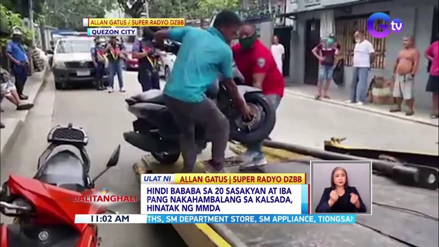 Hindi bababa sa 20 sasakyan at iba pang nakahambalang sa kalsada, hinatak ng MMDA | BT