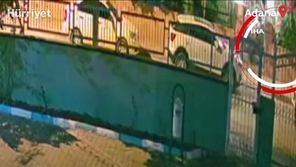 Takip ettiği kadının, 'bağırmasın' diye ağzını kapatıp çantasını çaldı