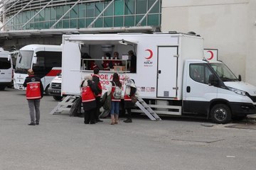 Yolcu otobüsü kazasında hayatını kaybedenlerin kimlikleri tespit ediliyor