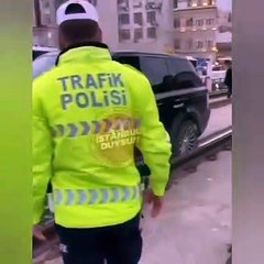 Yoğun trafikten kaçmak için ciple tramvay yoluna girdi