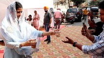Guru Nanak Jayanti 2022: Nimrat Kaur Guru Parv पर कड़ा प्रसाद बांटते Video Viral । Boldsky