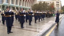 Azerbaycan 8 Kasım Zafer Günü'nü kutluyorAzerbaycan'da 8 Kasım Zafer Günü kutlamaları çerçevesinde askeri bando eşliğinde geçit yapıldı