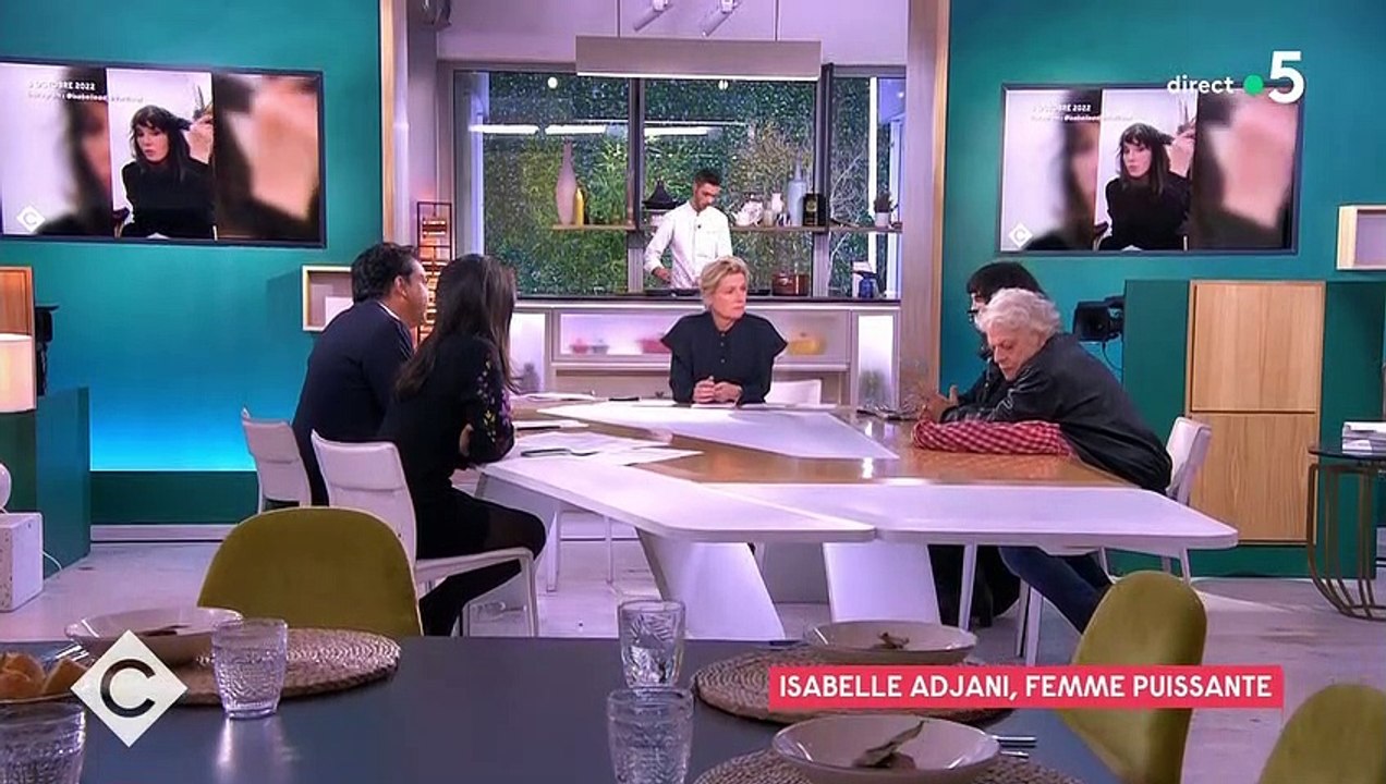 Isabelle Adjani a remis les choses au clair après la déformation de ses propos sur la lutte des Iraniennes et le port du voile