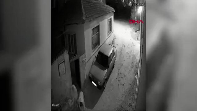 Evine davet ettiği arkadaşını tabancayla ağır yaraladığı anlar kamerada