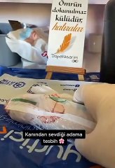 Şırıngayla çektiği kanıyla sevgilisine tespih yaptırdı