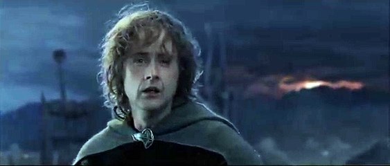LOTR The Return of the King - Extended Edition - Pippin Looks After Merry