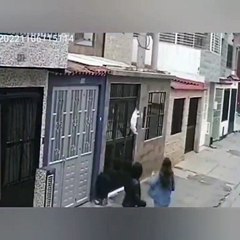 İpe dolanan kedi ölmekten son anda kurtuldu