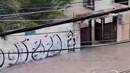 Gazze Şeridi'nde caddeler sular altında kaldı