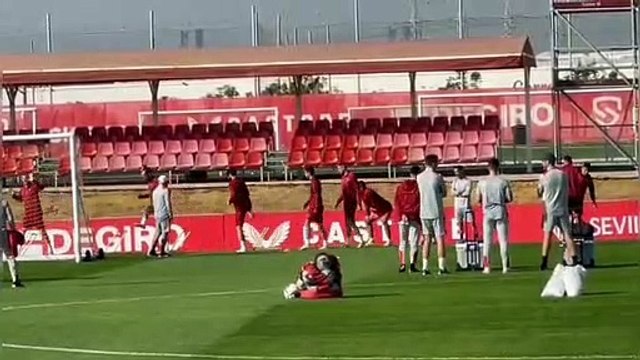 Entrenamiento del Sevilla antes de recibir a la Real Sociedad