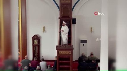 Karadağ'da Türk ekibini gören Baş Müftü Fejzic, hutbesini Türkçe okuduFejzic: "Dedelerimiz Türklerin bizi İslam'la şereflendirdiğini...