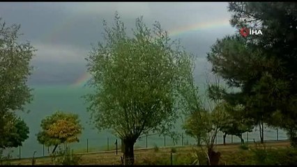 Yağmur sonrası oluşan gökkuşağı mest etti