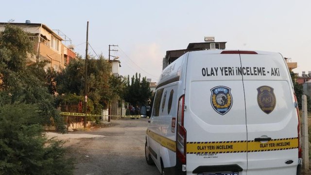 Apartmanın 5. katından poşet içerisinde yeni doğan bebek atıldı