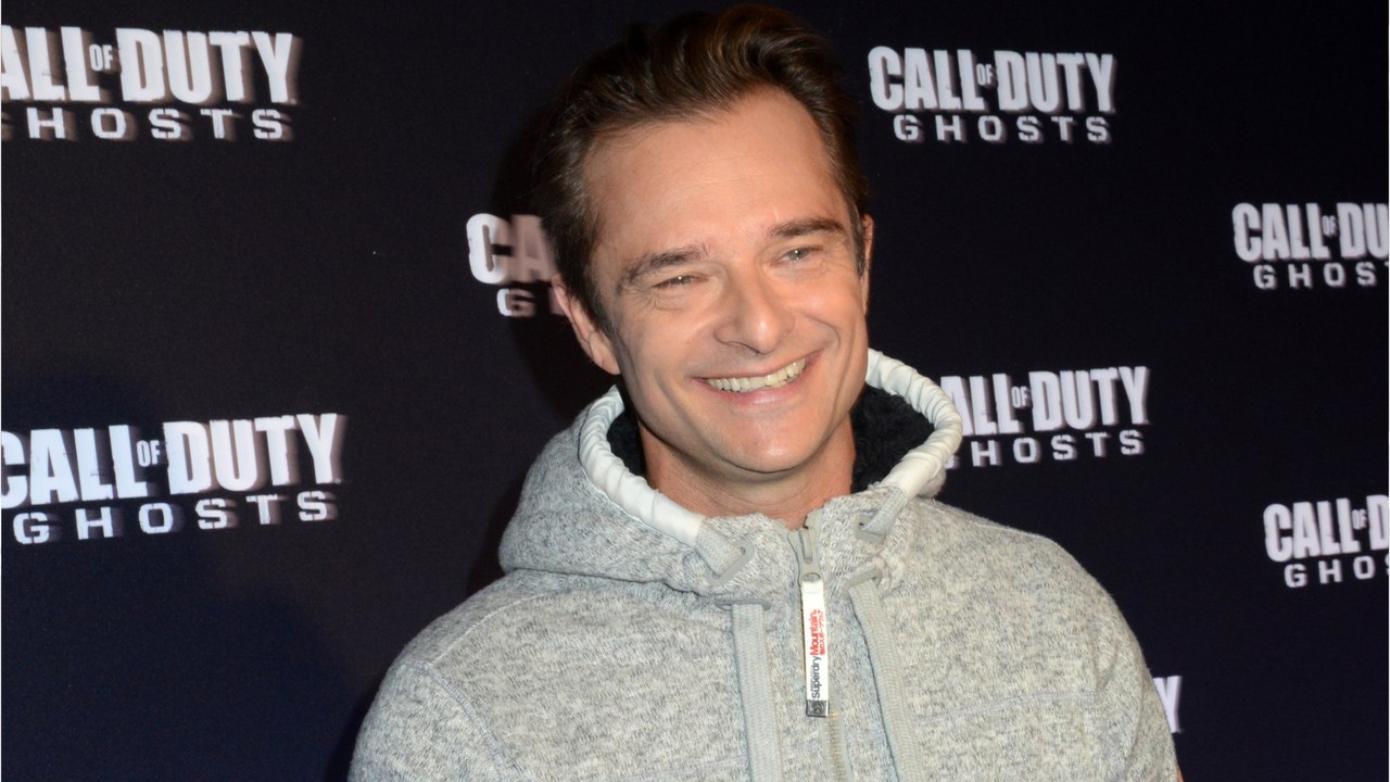 VOICI - David Hallyday : le chanteur dévoile de...