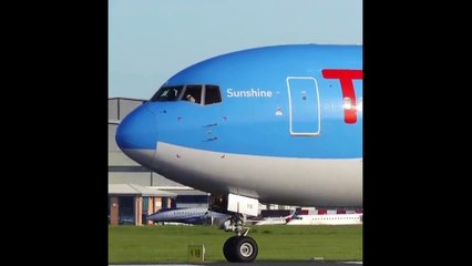 Pilot Skill : Take Off and Landing an Aircraft