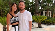 Messi'nin eşi Antonela Roccuzzo, derin göğüs dekolteli tulumuyla göz kamaştırdı