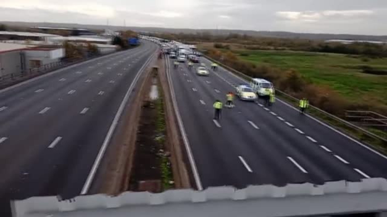 Los activistas climáticos de Stop Oil cortan por segunda vez la carretera más transitada de Londres