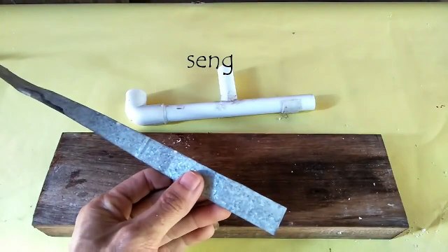 How to make a hydraulic ram pump, gravity water pump from improvised materials