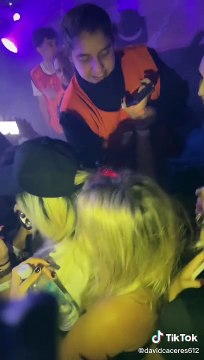 Un dron cayó sobre dos mujeres durante concierto de Bad Bunny