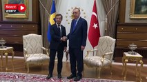 Cumhurbaşkanı Erdoğan ve İsveç Başbakanı Kristersson arasında anlamlı hediye takdimi