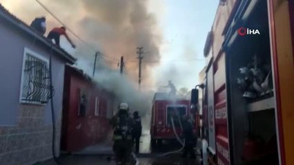 Edremit'te alevler bir evi küle çevirdi