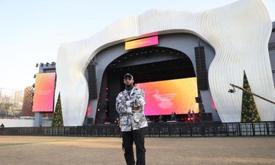 محمد رمضان يزور إكسبو استعدادًا لحفله مساء السبت