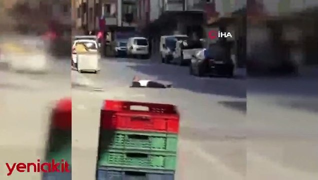 Sokak ortasında silahlı çatışma! Dehşet anları kameraya anbean yansıdı