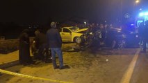 2 otomobilin çarpıştığı kazada 2 kişi öldü, 6 kişi yaralandı
