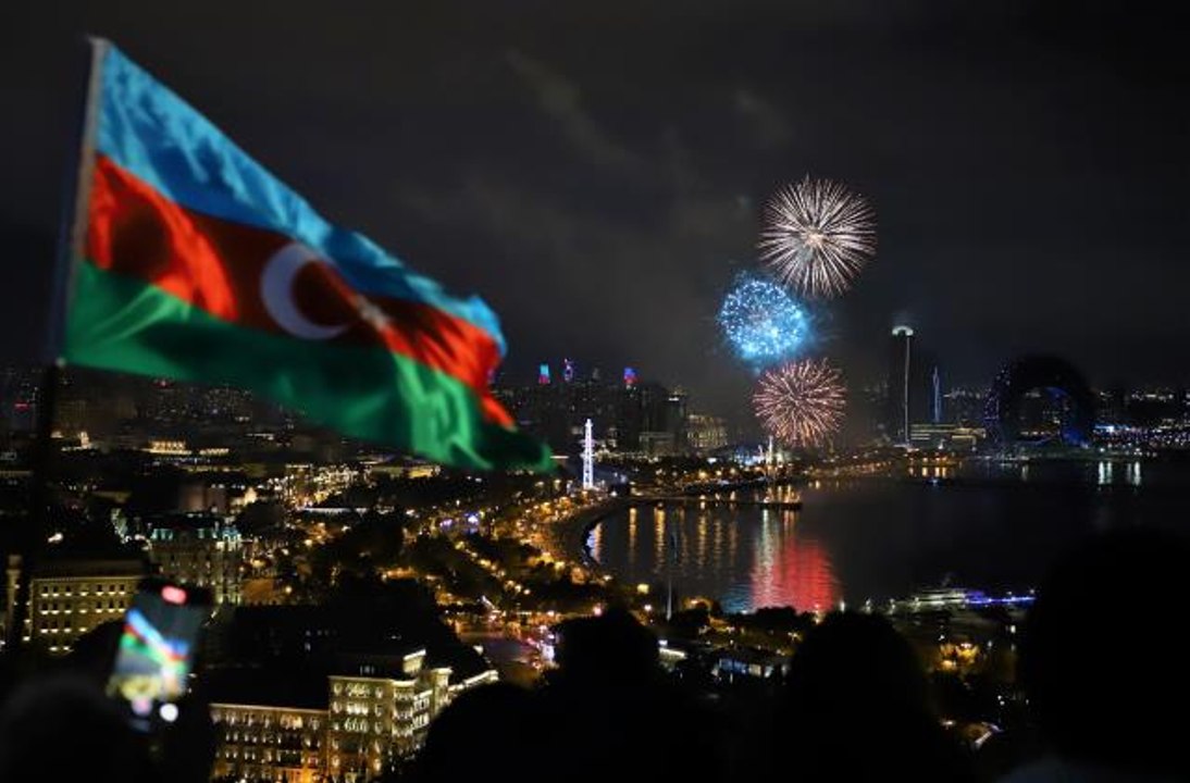 Karabağ Zaferi'nin 2. yılında Bakü ve Şuşa'da havai fişek gösterileri düzenlendi