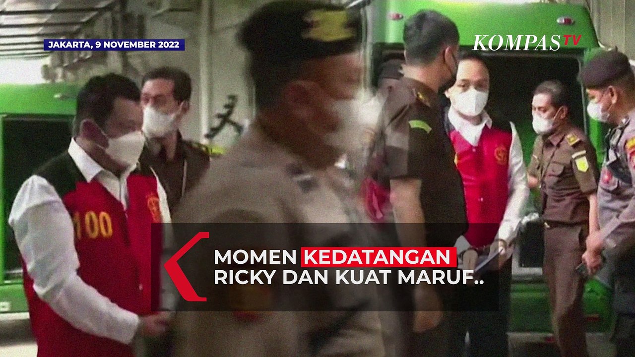 Ricky Rizal dan Kuat Maruf Tiba di PN Jaksel Jelang Sidang Pemeriksaan ...