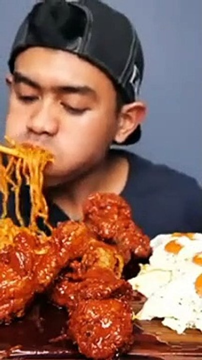 MUKBANG GILA SAMYANG KEJU KFC 10 TELUR DAGING KOTAK Part 6