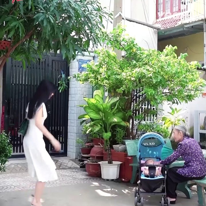 Vợ hắt hủi mẹ ghẻ, đuổi về quê không cho chăm con cháu