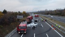 Anadolu Otoyolu'nda 2 TIR'ın karıştığı kaza ulaşımı aksattı