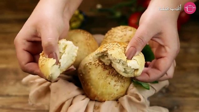 بالفيديو، طريقة عمل الخبز بالسمسم