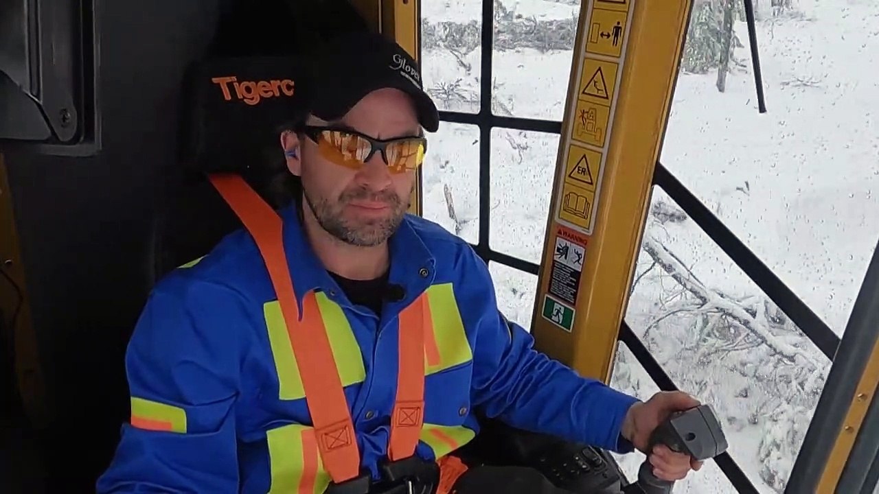 Mud.Mountain.Haulers.S02E02