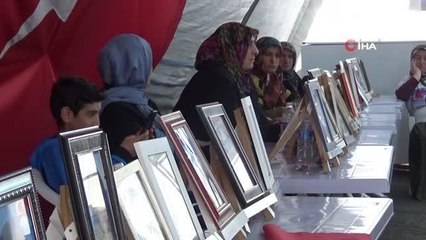Engelli çocuğunu evde bırakan anne dağdaki oğlu için evlat nöbetini sürdürüyor
