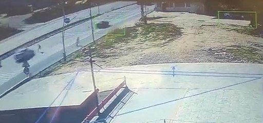 Köpekten kaçan Efekan'a otomobilin çarpması kamerada